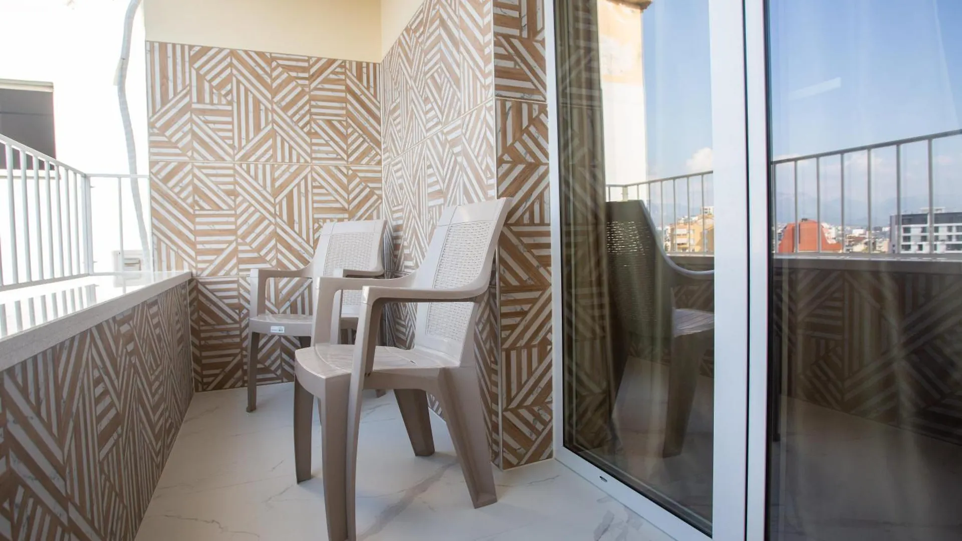 David Center Apartment Tirana 0*,  Albanien